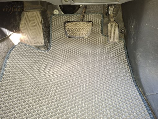 Toyota Land Cruiser Prado 120 правый руль 2002 - 2009 коврики EVA Smart