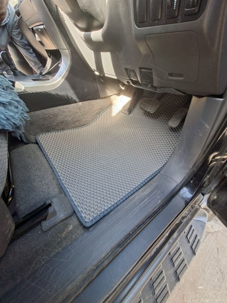 Toyota Land Cruiser Prado 120 правый руль 2002 - 2009 коврики EVA Smart