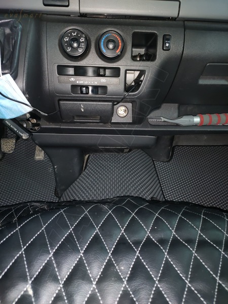 Toyota HiAce H200 рестайлинг микроавтобус 2010 - н.в. коврики EVA Smart